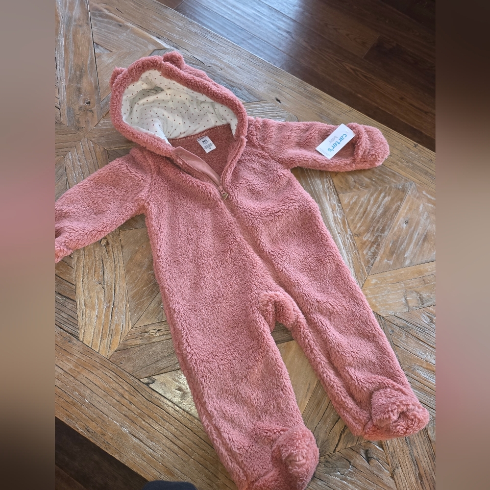 New CARTERS fuzzy bunting bag 9 months